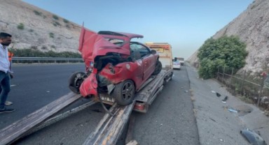 Birecik'te yolcu otobüsü ile otomobil çarpıştı: 1 ölü