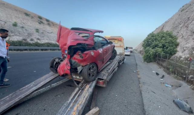 Birecik'te yolcu otobüsü ile otomobil çarpıştı: 1 ölü
