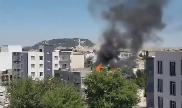 Çatı katında çıkan yangın korkuttu