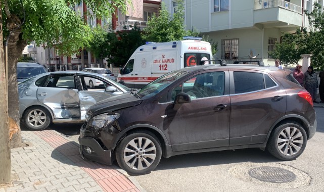 Cip ile otomobil çarpıştı: 2 yaralı