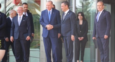 Cumhurbaşkanı Erdoğan ile CHP Genel Başkanı Özel görüşmesi sona erdi