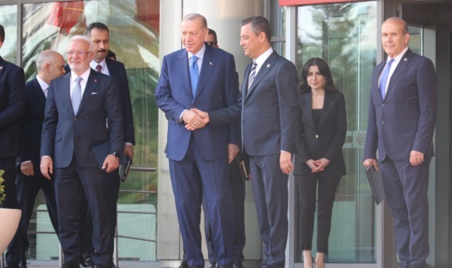 Cumhurbaşkanı Erdoğan ile CHP Genel Başkanı Özel görüşmesi sona erdi
