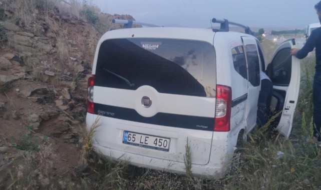 Erciş’te ticari araç kontrolden çıktı: 1 yaralı
