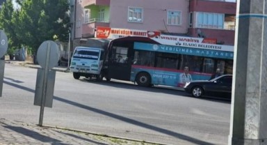 Halk otobüsü ile pikap çarpıştı: 9 yaralı