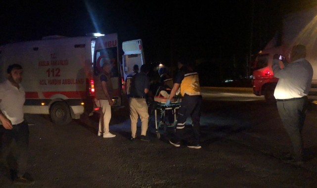 İki motosiklet çarpıştı: 3 yaralı
