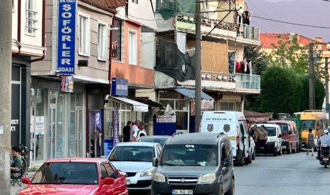 Kahvehanede küfür kavgası: 1'i ağır 2 yaralı