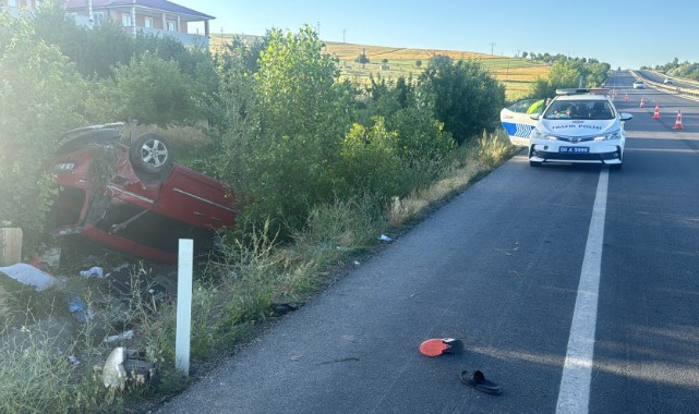 Kontrolden çıkan araç şarampole devrildi: 1’i ağır 6 yaralı