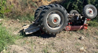 Kontrolden çıkan traktör devrildi: 4 yaralı