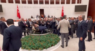 Meclis'te kavga çıktı aralarında Urfalı vekillerde var!