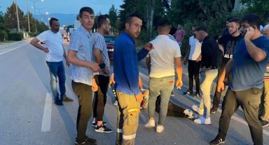 Motosiklet otomobille çarpıştı: 2 yaralı