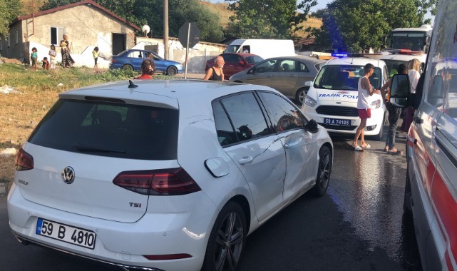 Otomobil ile elektrikli bisiklet çarpıştı: 2 yaralı