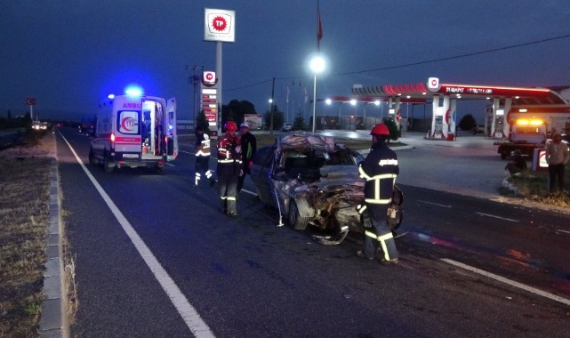 Otomobil kamyona arkadan çarptı: 1 ölü