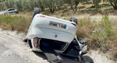 Otomobil şarampole devrildi: 3 yaralı