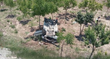 Otomobil şarampole uçtu: 3 kişi yaralandı
