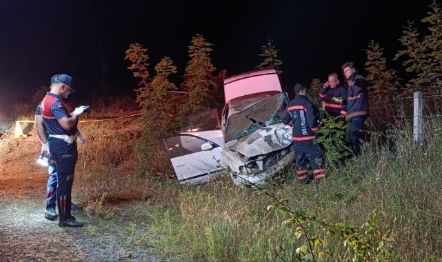 Otomobil taklalar atarak hurdaya döndü: 1 ölü, 1 yaralı