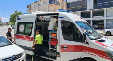 Otomobilin çarptığı kadın yaralandı