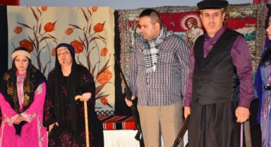 Şanlıurfa'da töre tiyatro oyunu beğeni topladı