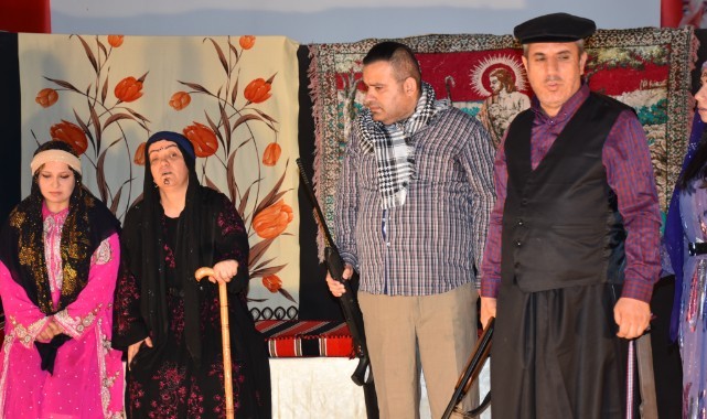 Şanlıurfa'da töre tiyatro oyunu beğeni topladı