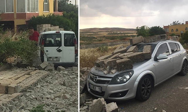 Şanlıurfa ilçesinde istinad duvarı araçların üzerine çöktü