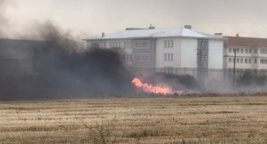 Suruç'ta yangın! bazı araçlar tutuştu