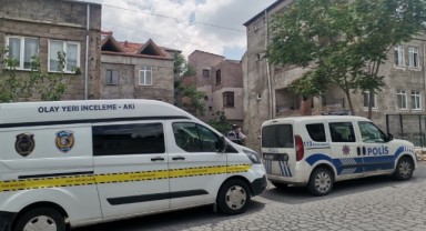 Süt dolu kovaya düşen bebek boğuldu