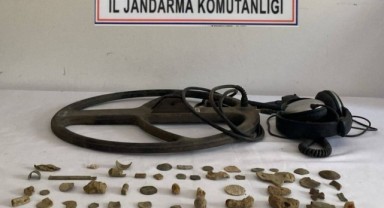 Tarihi eser kaçakçılarına operasyon: 2 gözaltı