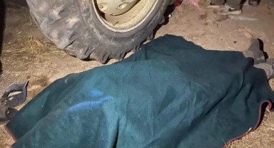 Traktörün altından kalan öğretmen hayatını kaybetti