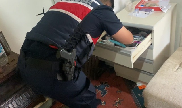  Uyuşturucu taciri jandarmanın operasyonuyla yakalandı