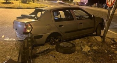 Yolcu otobüsü otomobille çarpıştı: 4 yaralı