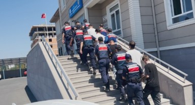 4 ilde Bakanın adıyla sosyal medyada dolandırıcılık: 7 gözaltı