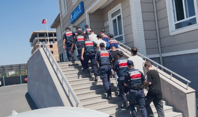 4 ilde Bakanın adıyla sosyal medyada dolandırıcılık: 7 gözaltı