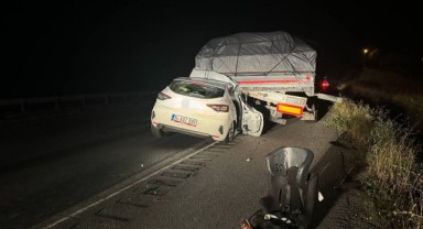 Amasya'da otomobil tıra arkadan çarptı: 2'si ağır 5 yaralı