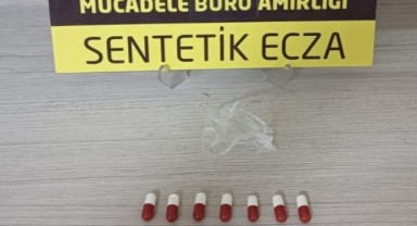 Araçta uyuşturucu kullanırken yakalandılar
