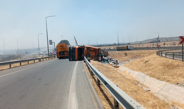 Atık taşıyan çekici devrildi: 1 yaralı