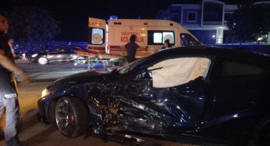 Ayvalık'ta araçlar çarpıştı: 2 yaralı