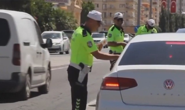 Bakan Yerlikaya paylaştı! 441 binden fazla araç ve sürücüye ceza
