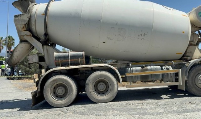 Beton mikserinin altında kalan motosiklet sürücüsü öldü