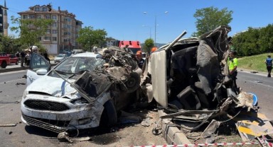 D-100 kara yolunda can pazarı: 2 ölü, 3 yaralı