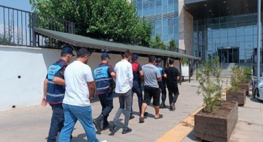 Göçmen kaçakçılarına yönelik operasyon: 5 gözaltı