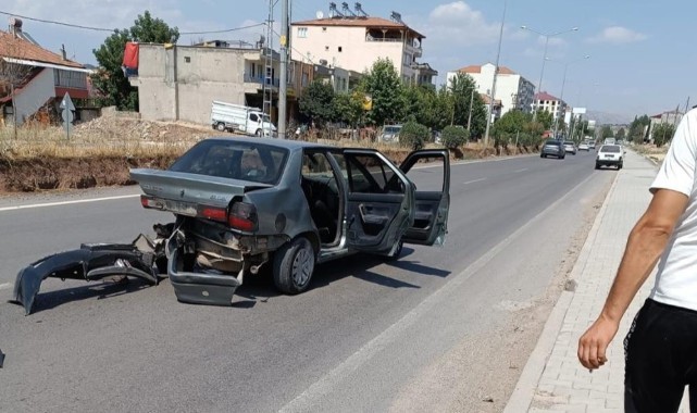 Gölbaşı'nda otomobiller çarpıştı: 2 yaralı