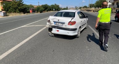Hafif ticari araç ile otomobil çarpıştı: 1 yaralı