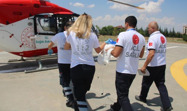 Helikopter ambulans Urfalı bebek için havalandı