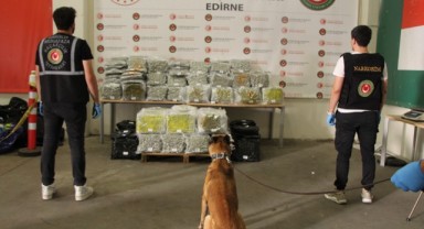 İki otomobilde 244 kilogram esrar ele geçirildi
