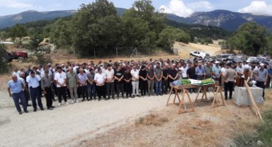 İneğin çifte atarak ölümüne sebep olduğu kadına son yolculuk