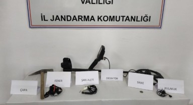 Jandarmadan kaçan şahıs tarihi sikke ile yakalandı