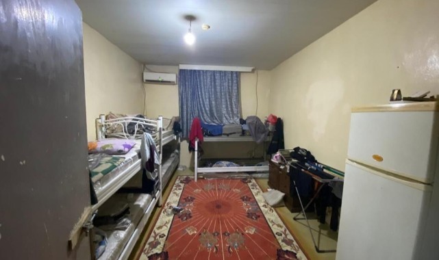 Kaçak göçmenlere kalacak yer temin edip, çalıştıran 4 kişi gözaltına alındı