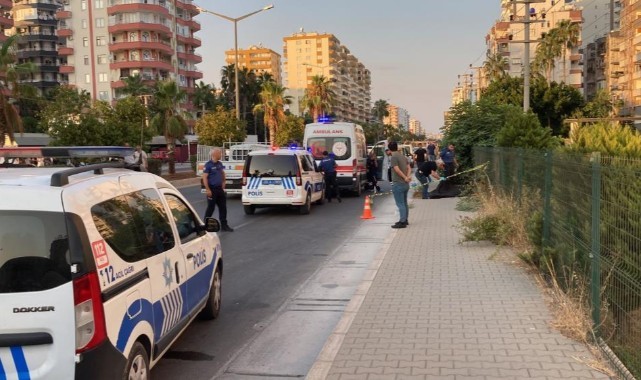 Kaldırımda ceset bulundu, polis cinayet şüphesiyle araştırma başlattı