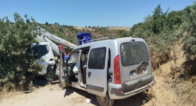 Kamyonet ile hafif ticari araç çarpıştı: 2 yaralı