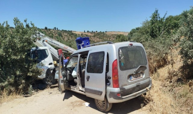 Kamyonet ile hafif ticari araç çarpıştı: 2 yaralı