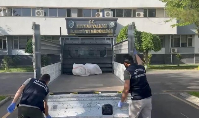Kamyonet kasasında 45 kilo esrar ele geçirildi